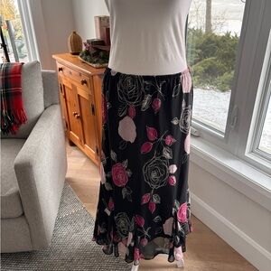 R&M Richards Floral Maxi Skirt 🌸🖤